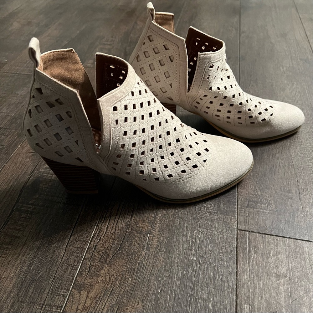 Weeboo boots